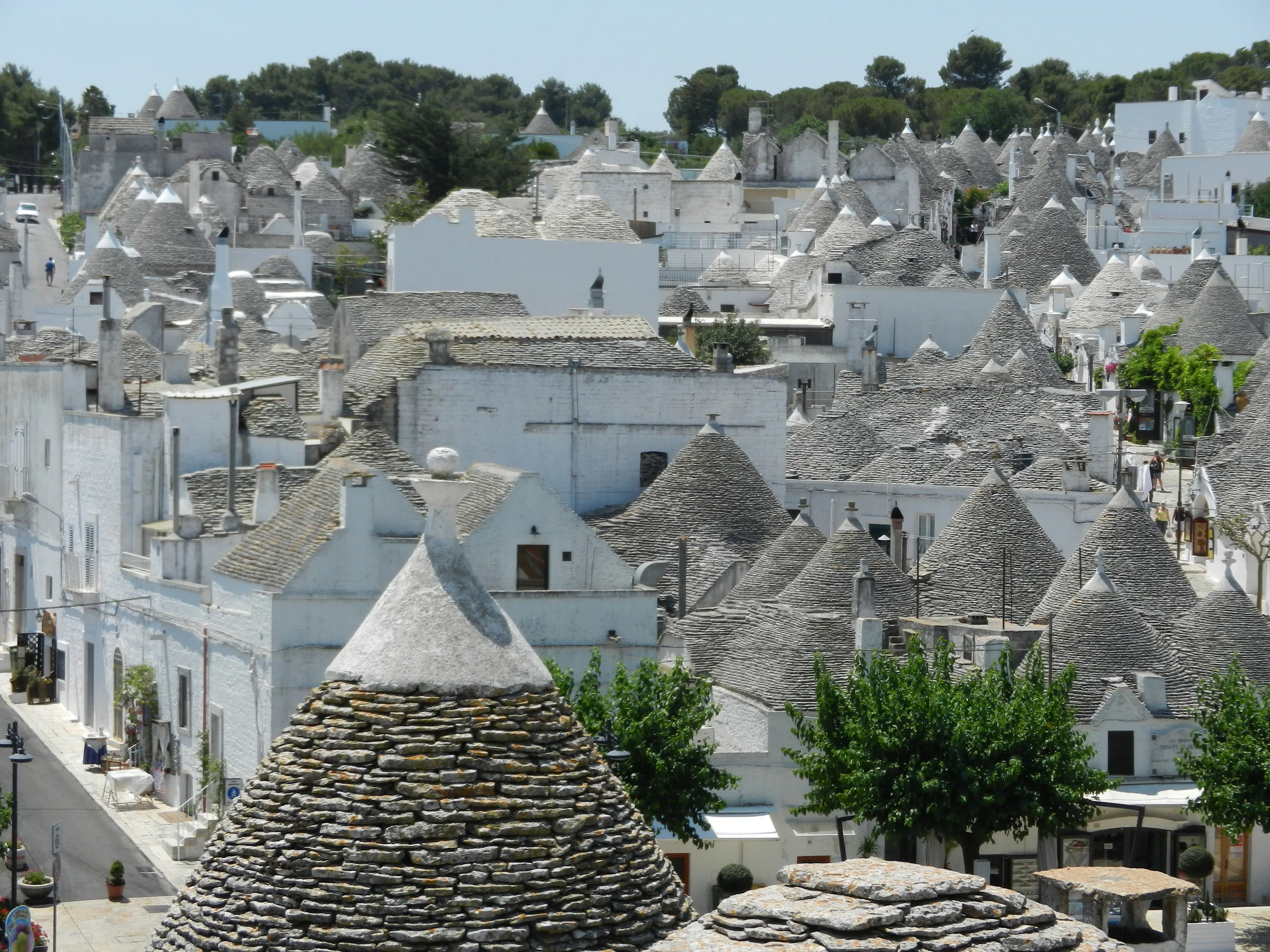 TOWN MONUMENT VILLAGE