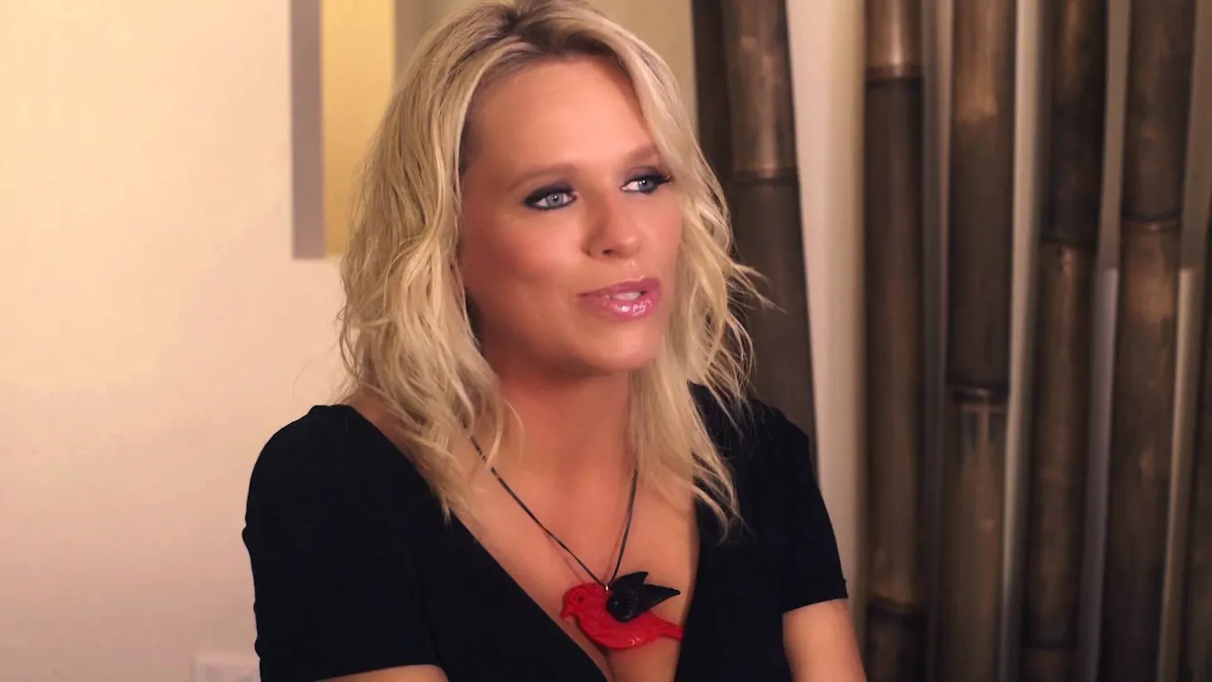 Poster Girl by Beccy Cole - is this a tell-all book?