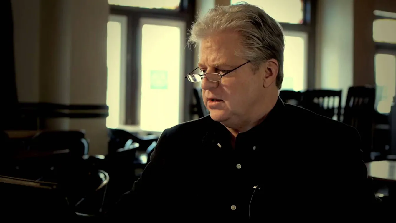 Linwood Barclay reads from his novel, A Tap on the Window